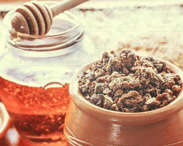 تصویر 1 از خرید عسل آویشن کوهی + قیمت فروش استثنایی